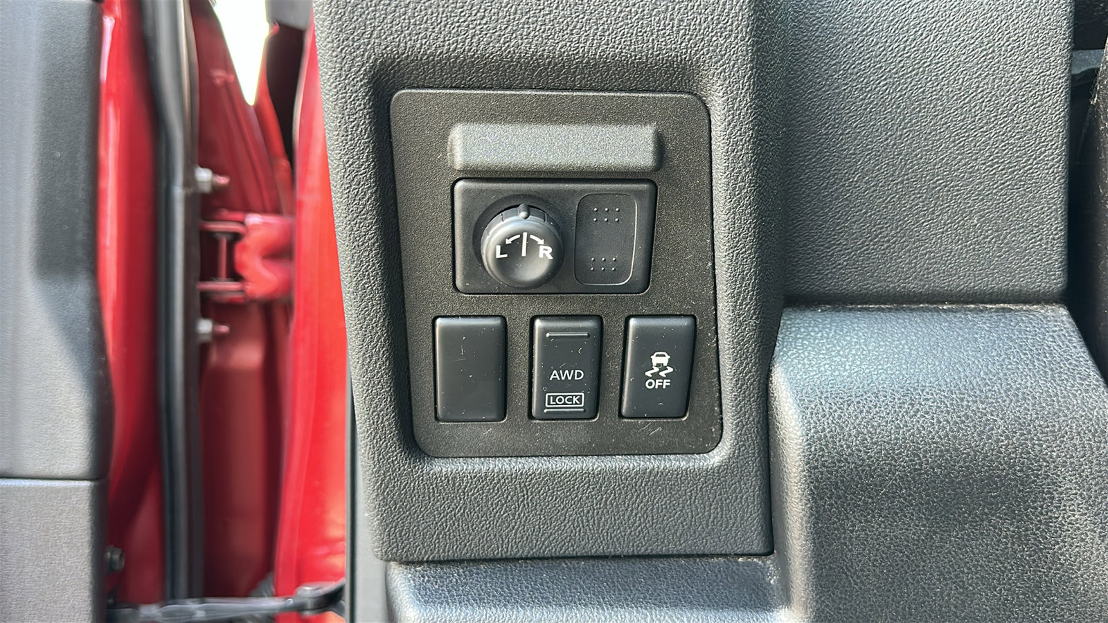 Used 2015 Nissan Rogue S w/ Convenience Package image 14