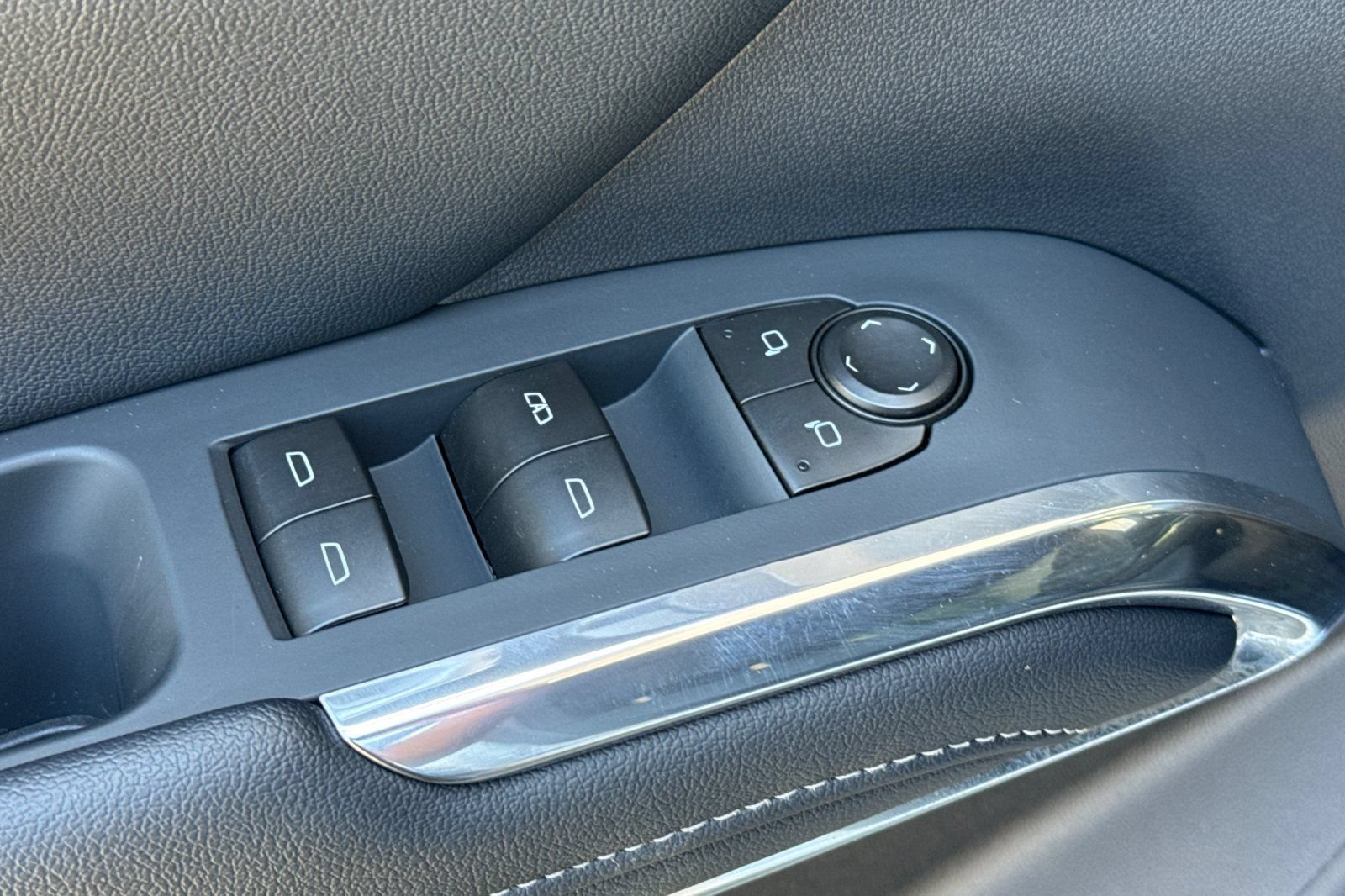 Used 2026 Chevrolet Traverse LT AWD/4WD image 13