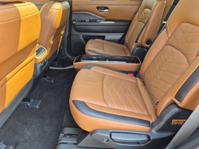 Certified 2025 Nissan Pathfinder Platinum FWD image 26