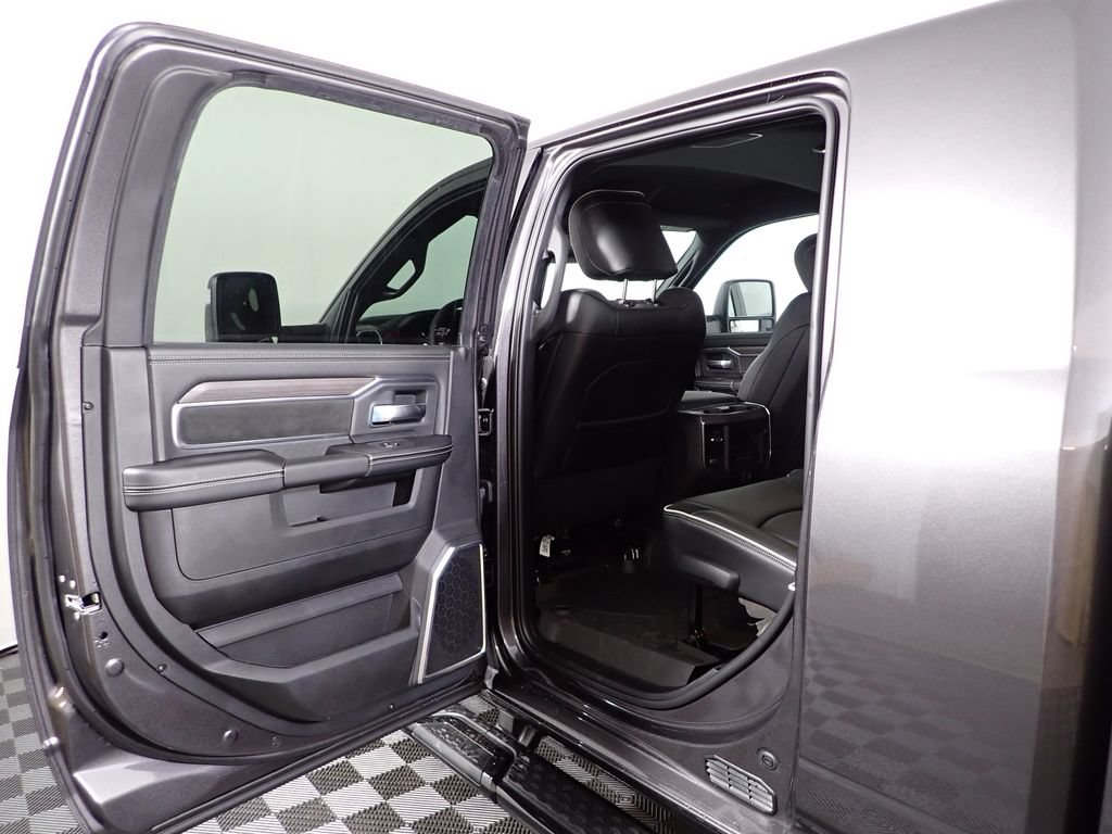 New 2026 RAM 2500 Laramie w/ Night Edition AWD/4WD image 33