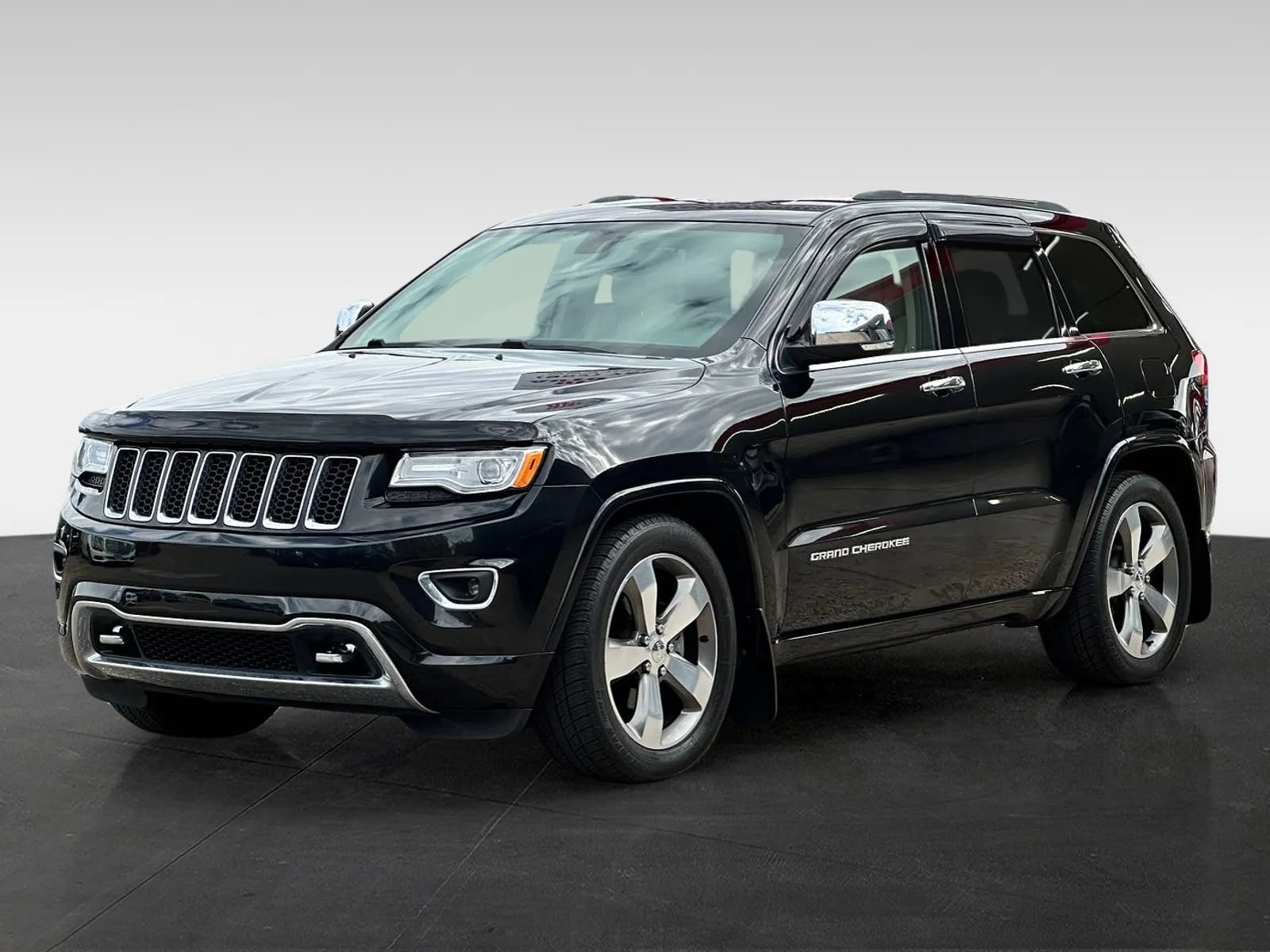 Used 2015 Jeep Grand Cherokee Overland AWD/4WD image 3