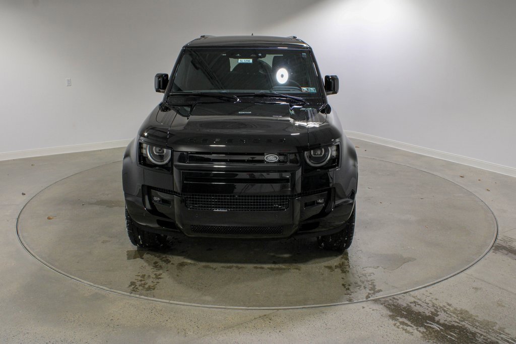 New 2026 Land Rover Defender 110 X-Dynamic SE image 8
