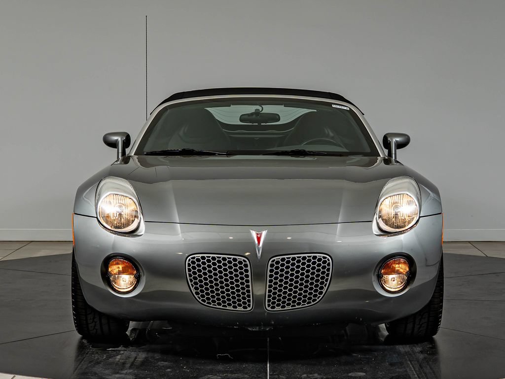 Used 2006 Pontiac Solstice Convertible w/ Premium Package RWD image 3