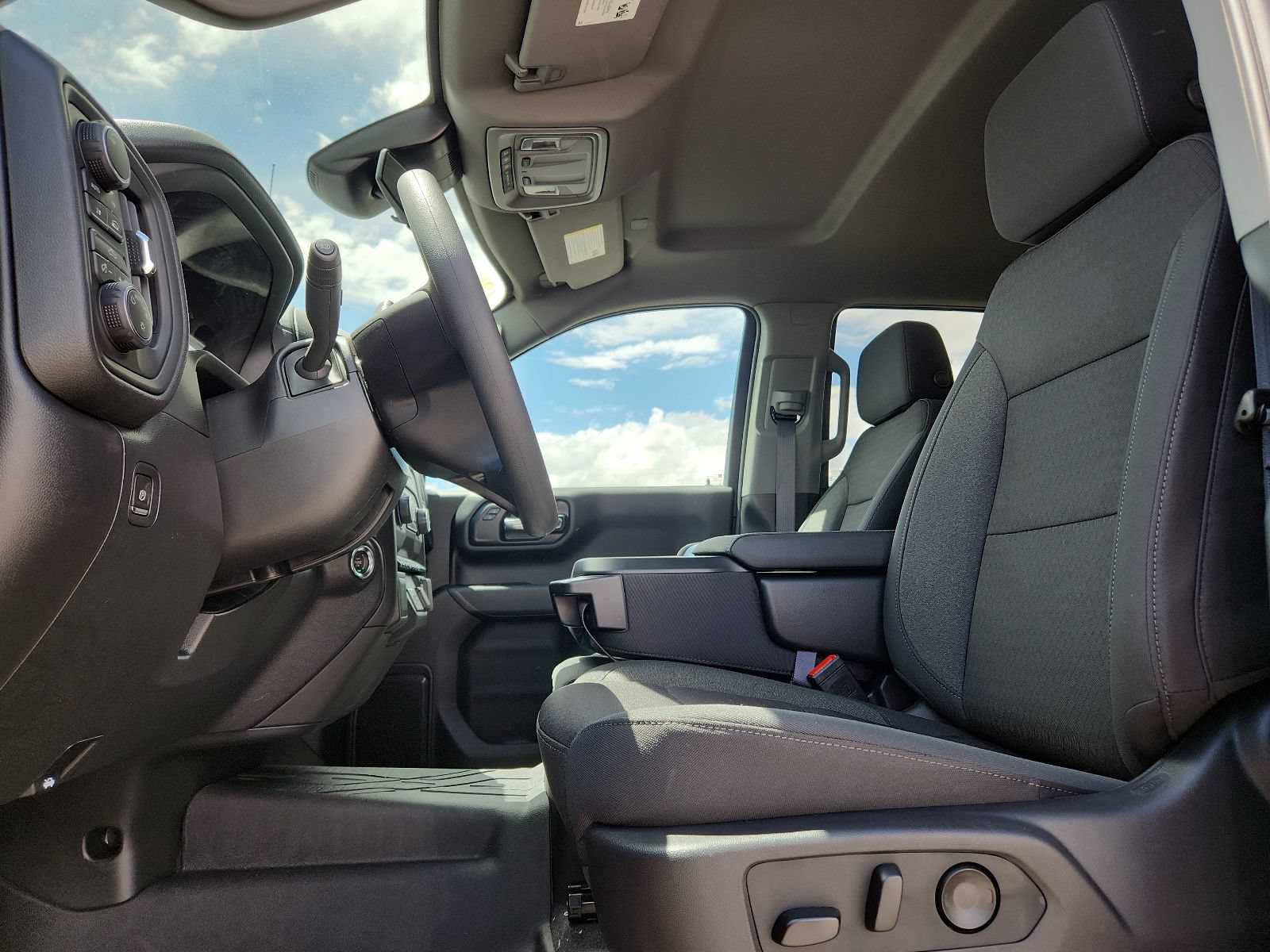 New 2026 Chevrolet Silverado 1500 Custom w/ LPO, Dark Essentials Package AWD/4WD image 12
