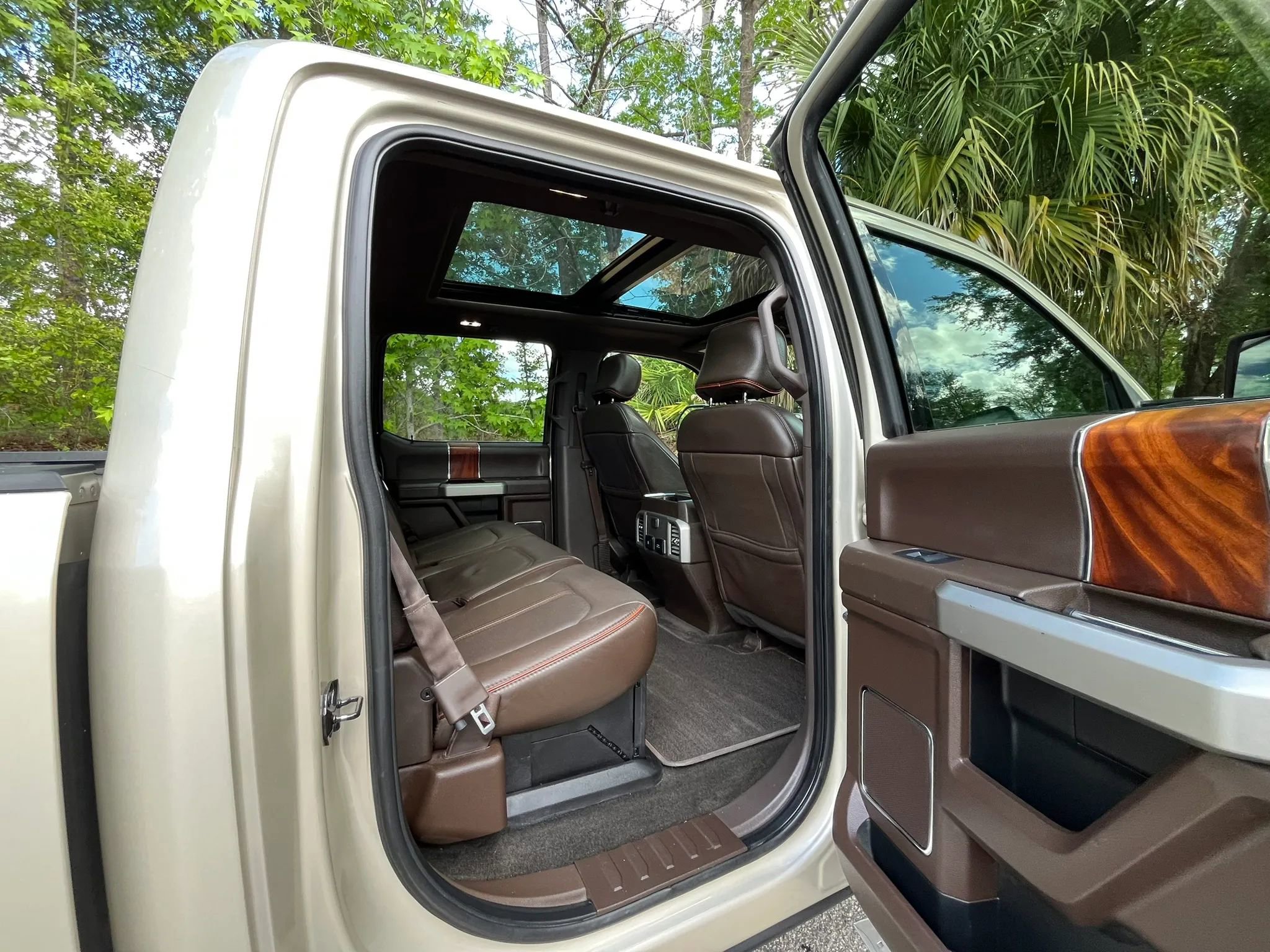 Used 2017 Ford F250 King Ranch w/ King Ranch Ultimate Package AWD/4WD image 19
