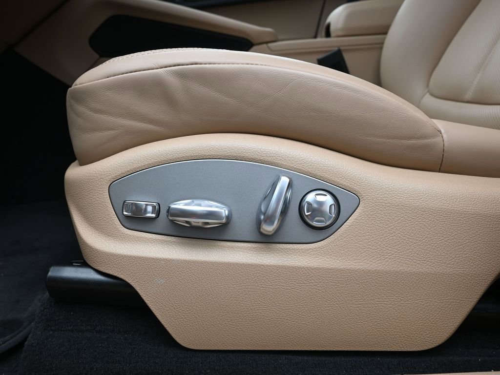 Certified 2025 Porsche Macan image 15