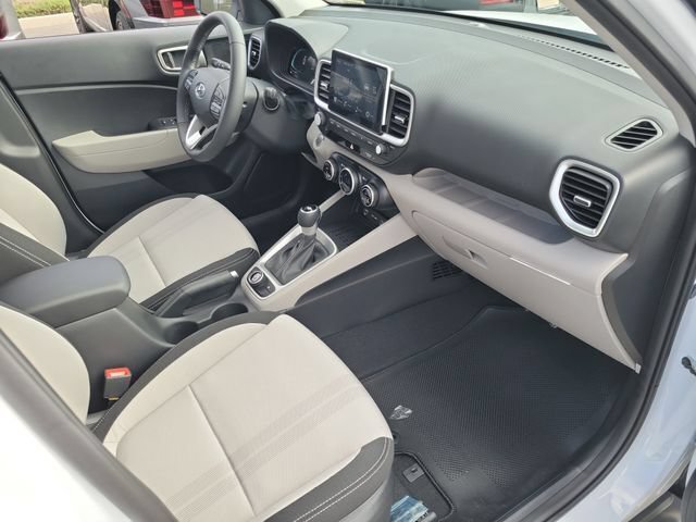 New 2026 Hyundai Venue SEL FWD image 17