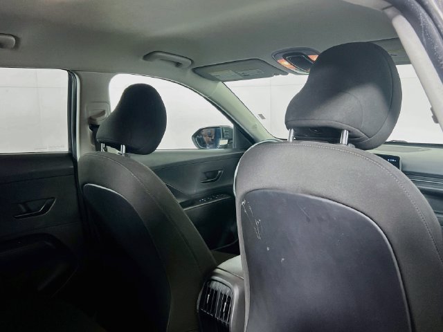 Used 2025 Hyundai Kona SEL FWD image 8