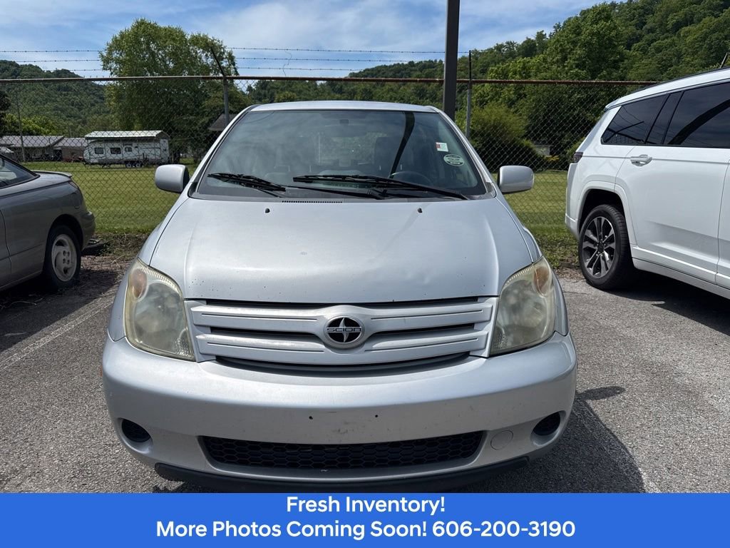 Used 2005 Scion xA FWD image 2