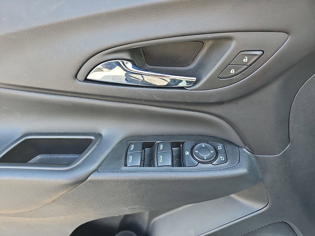 Used 2023 Chevrolet Equinox LT image 31