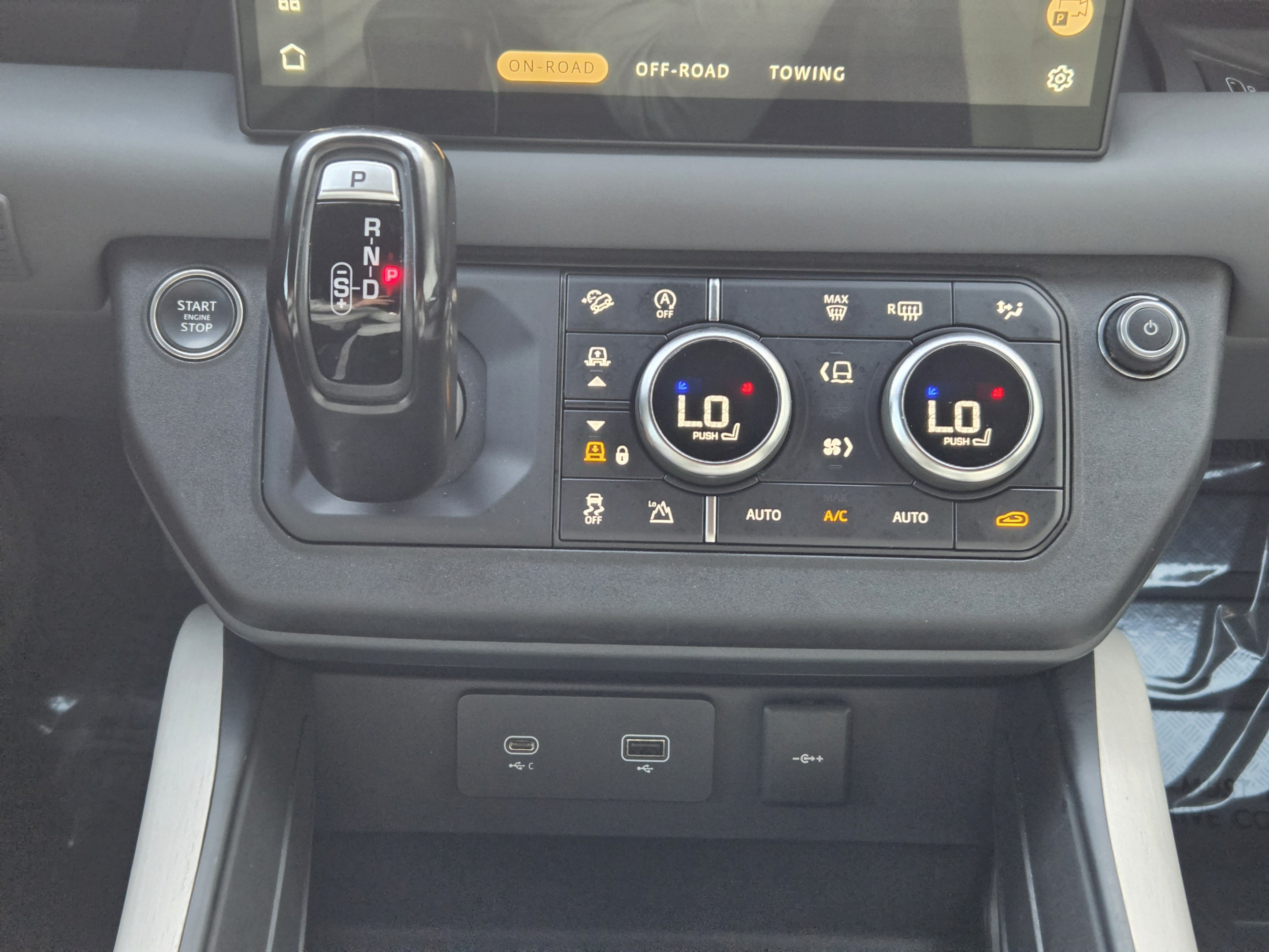 Certified 2023 Land Rover Defender 130 X-Dynamic SE AWD/4WD image 20