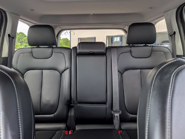 Used 2022 Jeep Grand Cherokee Limited AWD/4WD image 19