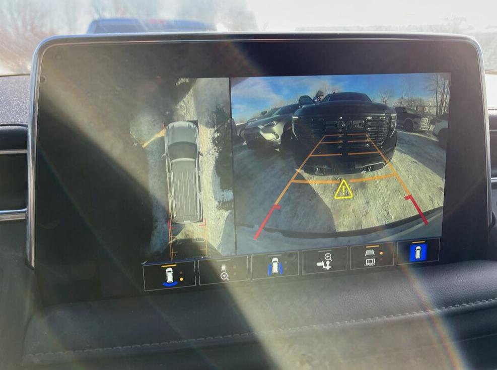 Used 2022 Chevrolet Suburban LT w/ LT Signature Plus Package image 11