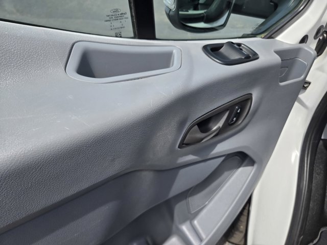 Used 2018 Ford Transit 150 XL RWD image 27