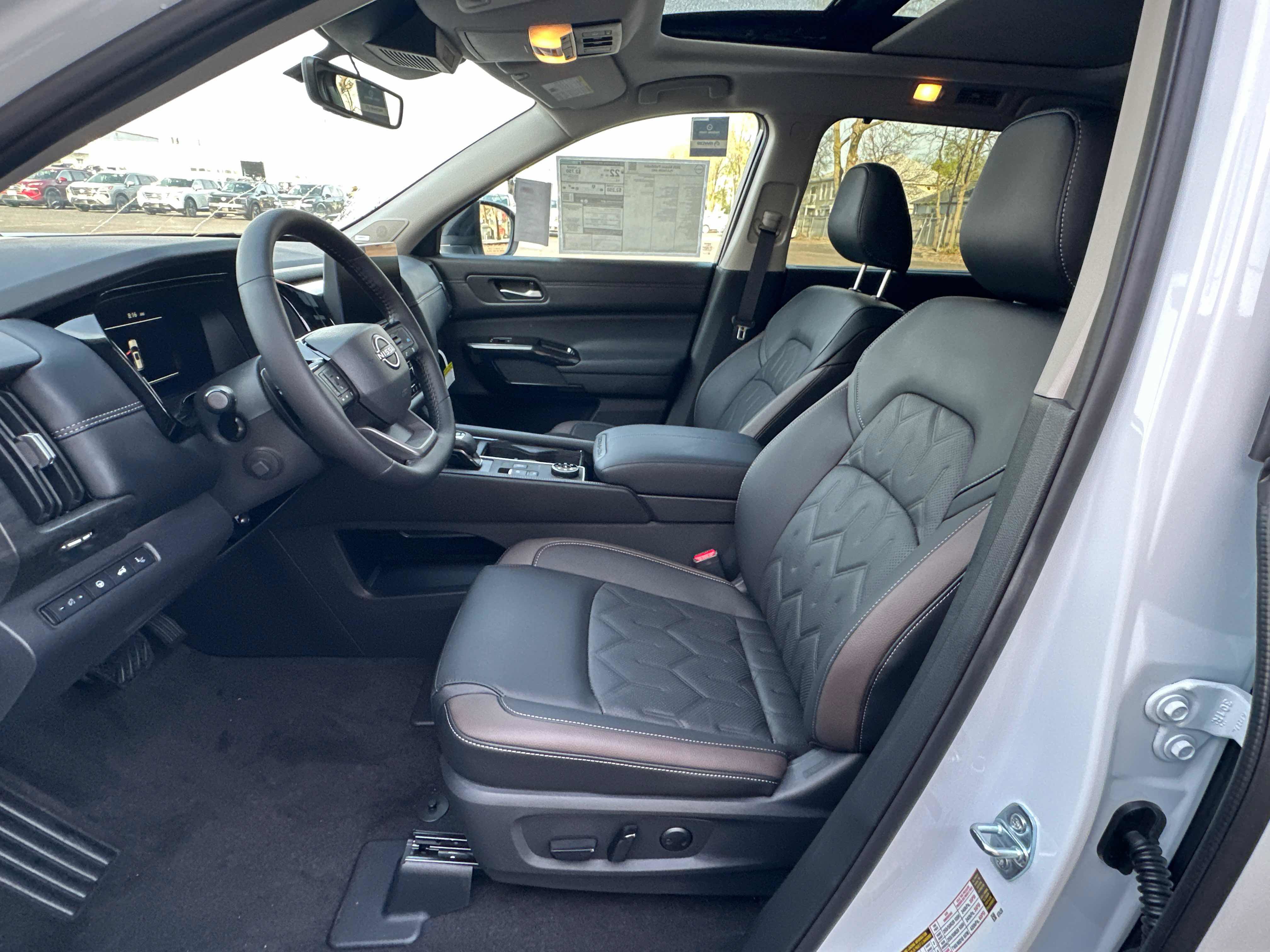 New 2026 Nissan Pathfinder Platinum AWD/4WD image 24
