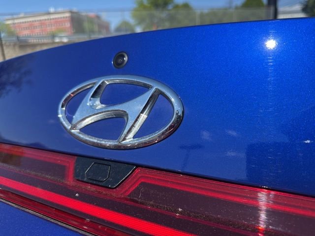 Certified 2023 Hyundai Elantra Limited w/ Cargo Package FWD image 17