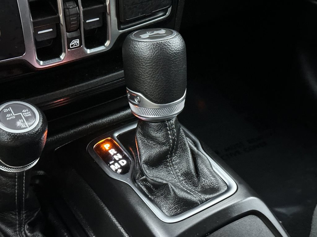Used 2024 Jeep Wrangler Unlimited Sahara AWD/4WD image 20