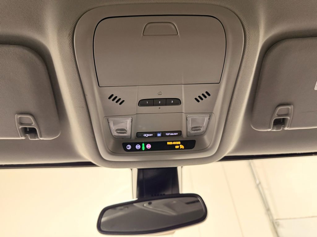 Used 2023 GMC Acadia SLT image 19