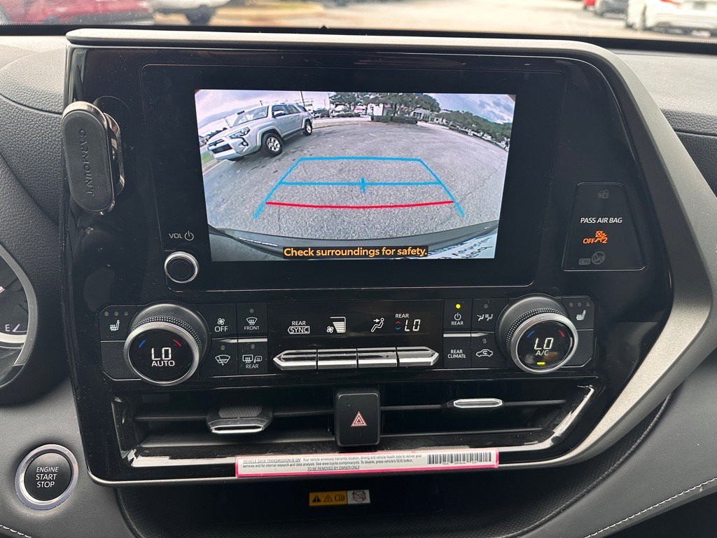 Used 2024 Toyota Highlander XLE image 24