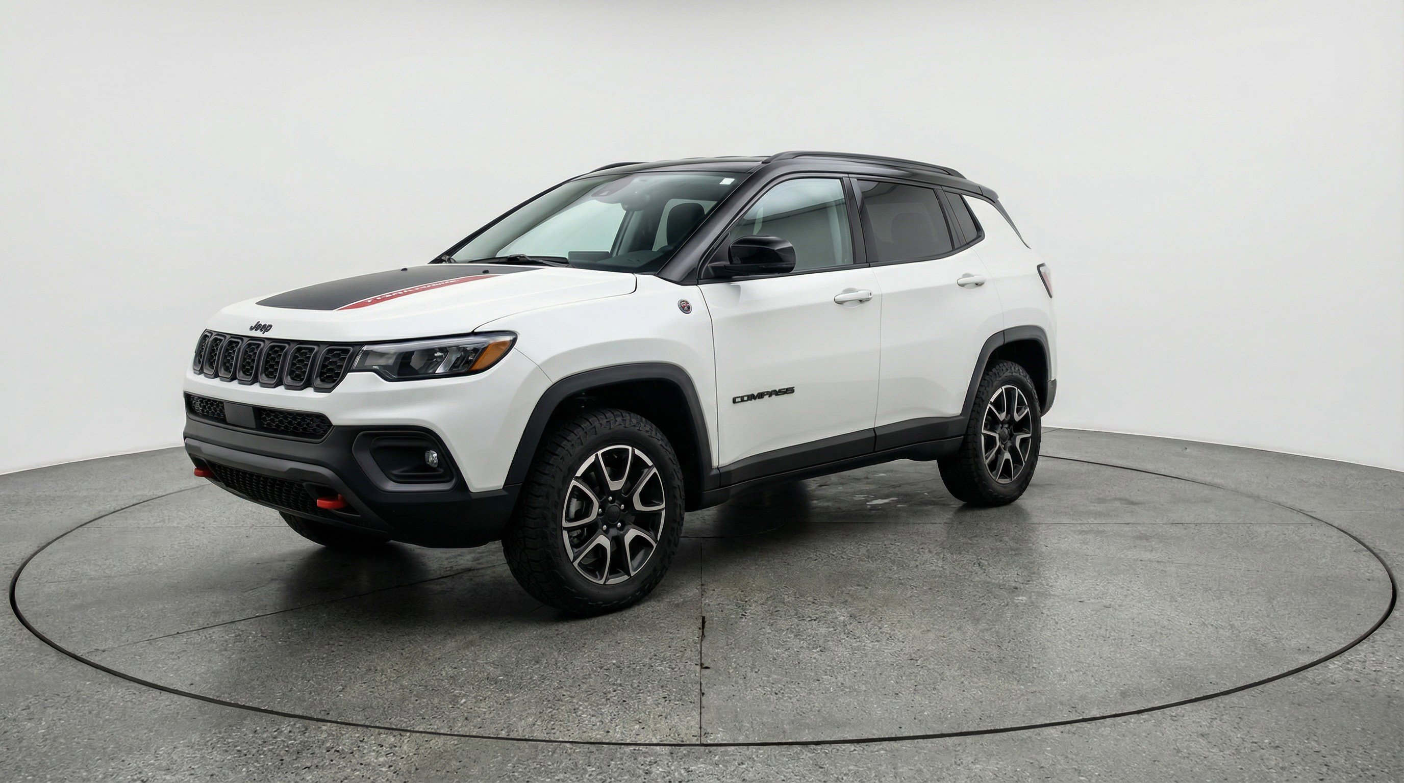 Used 2025 Jeep Compass Trailhawk AWD/4WD image 3