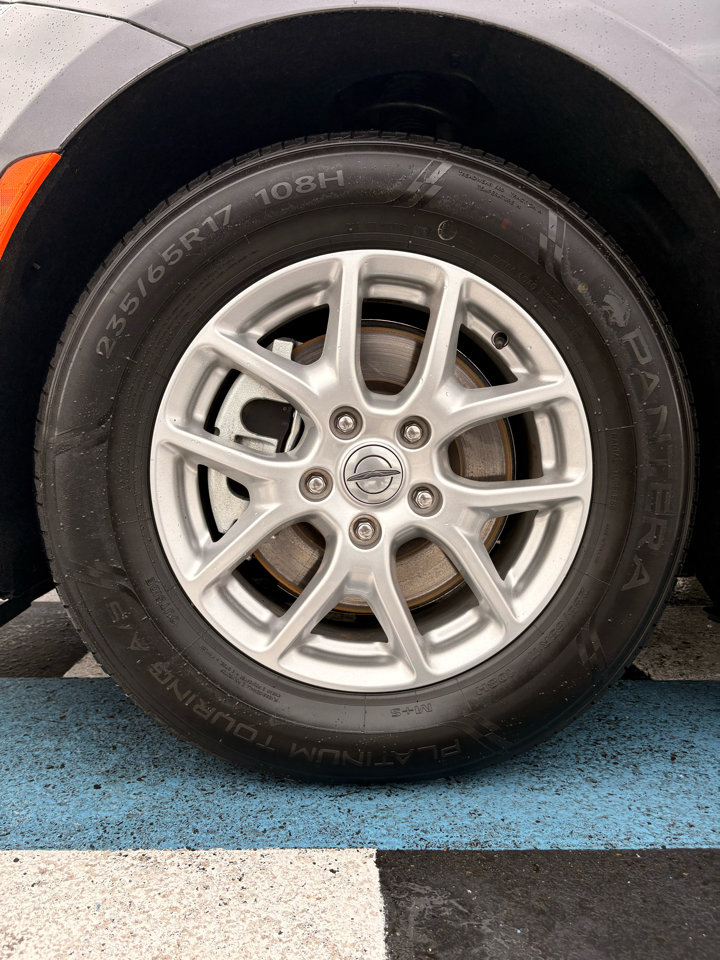 Used 2022 Chrysler Voyager LX image 24