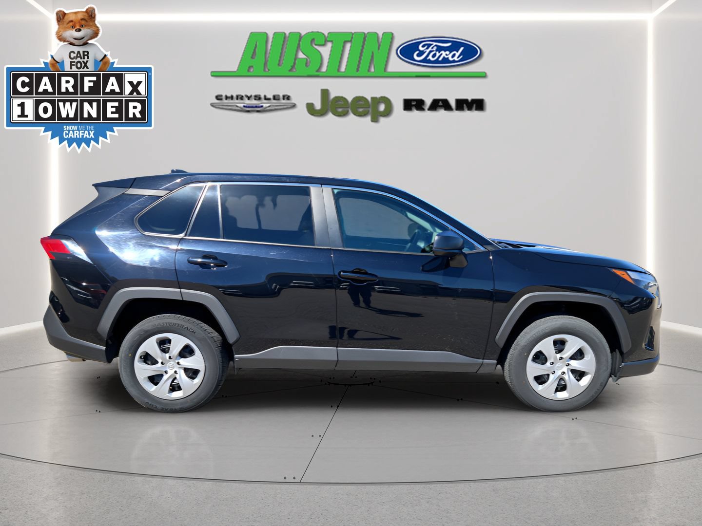 Used 2024 Toyota RAV4 LE AWD/4WD image 6