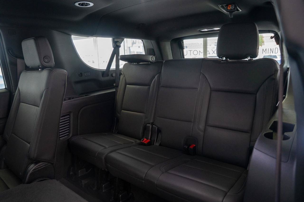 Used 2025 Chevrolet Suburban Z71 AWD/4WD image 12