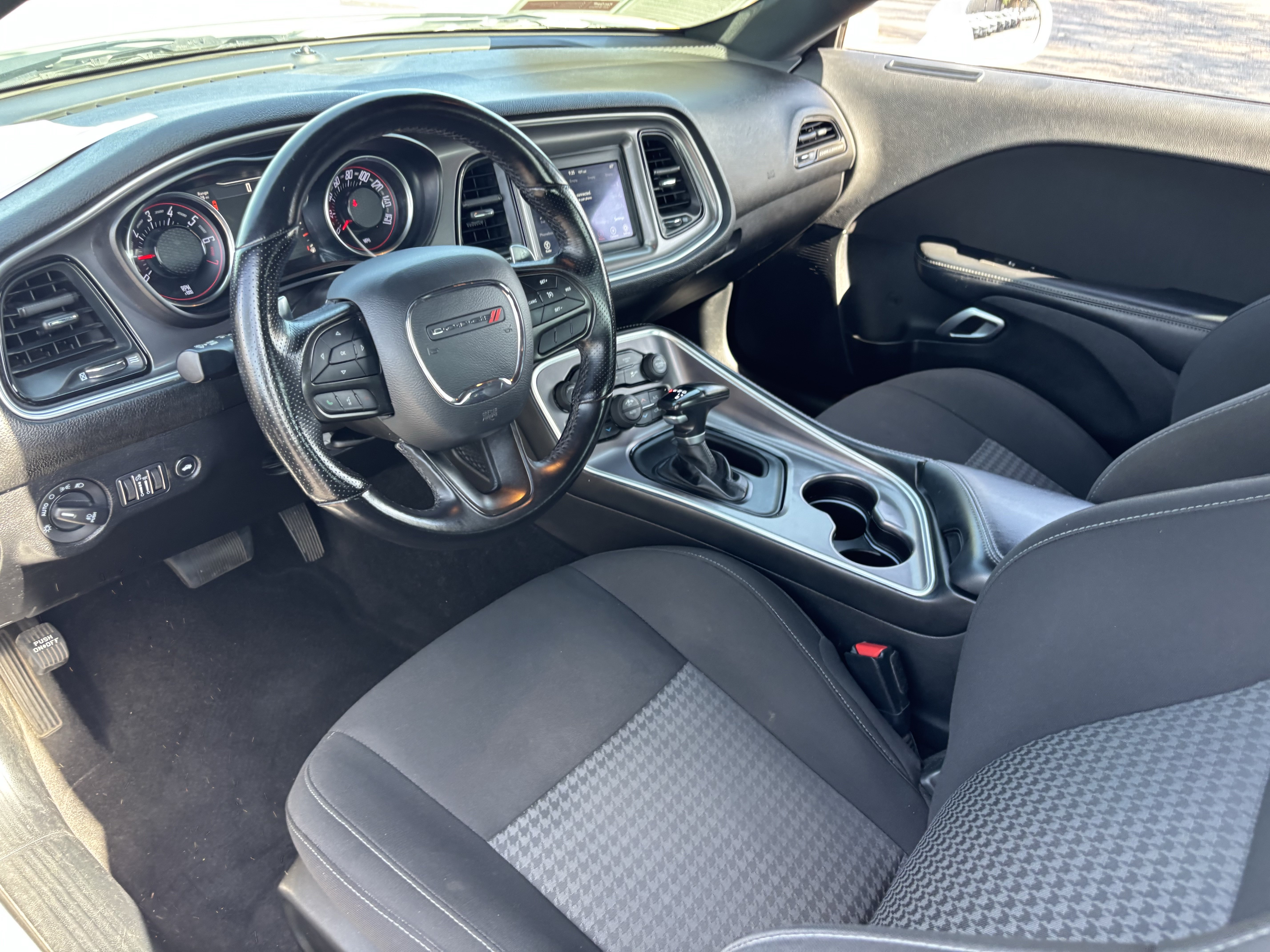 Used 2022 Dodge Challenger GT RWD image 16