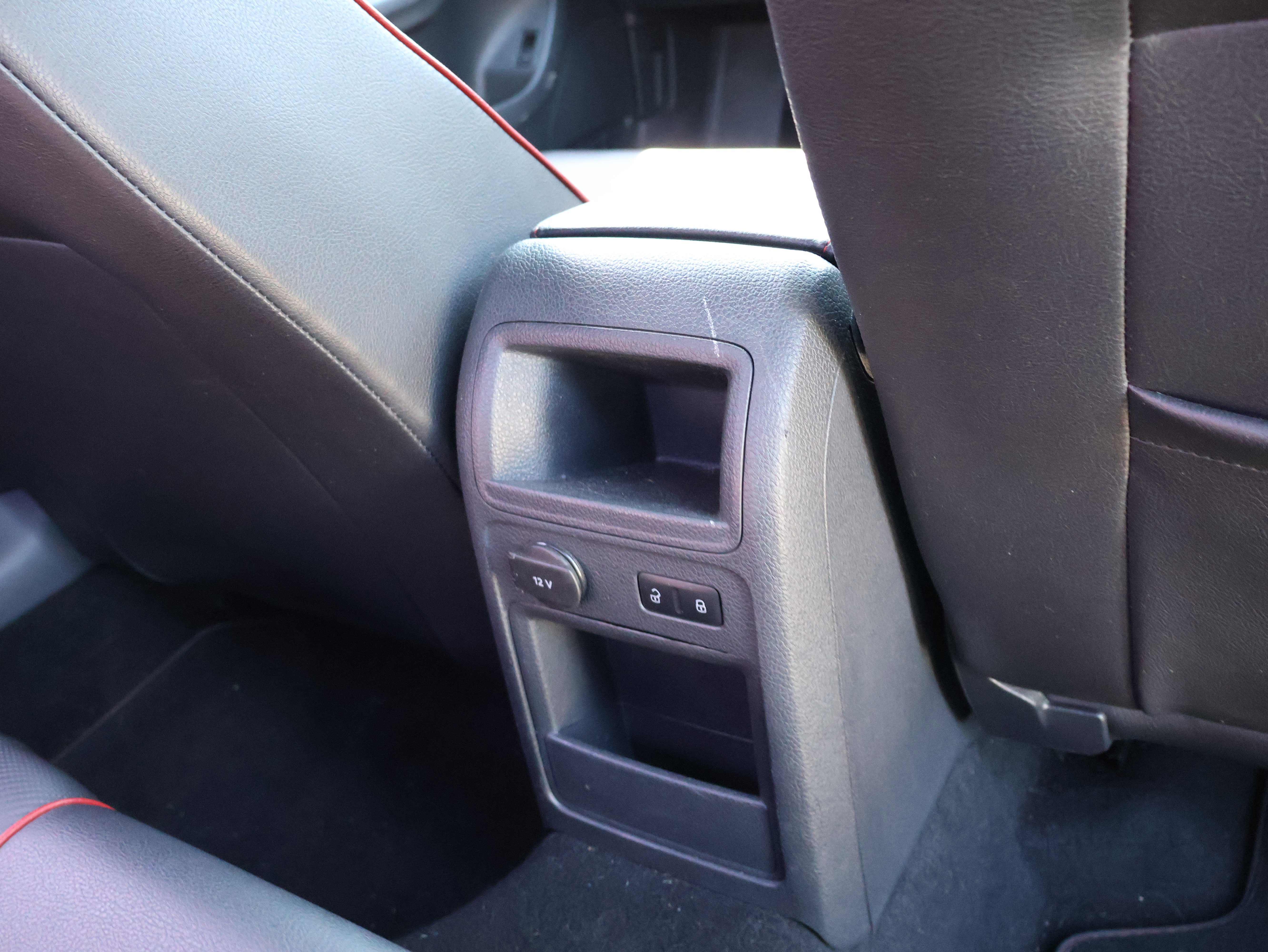 Used 2014 Volkswagen Jetta GLI image 13