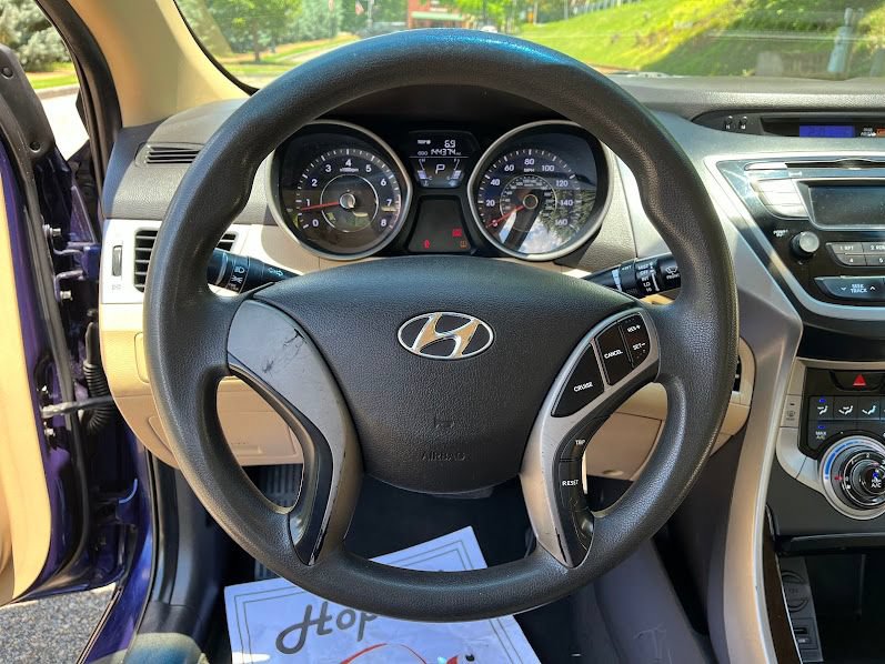 Used 2013 Hyundai Elantra GLS FWD image 12