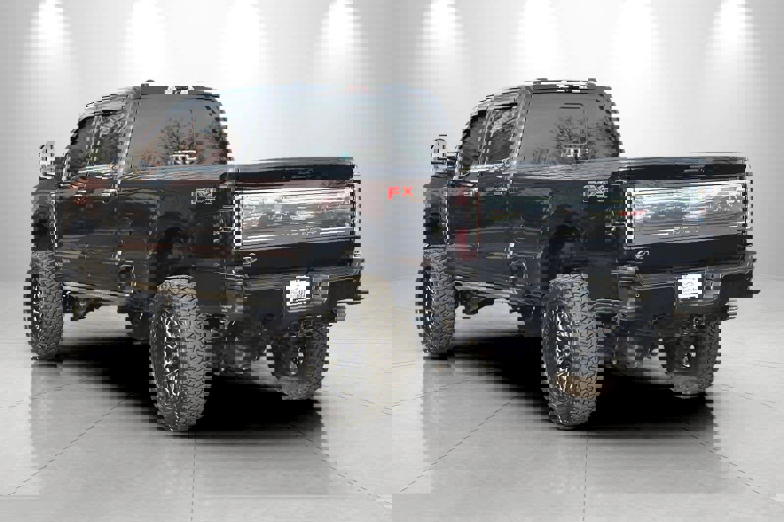 Used 2024 Ford F350 Platinum w/ FX4 Off-Road Package image 6