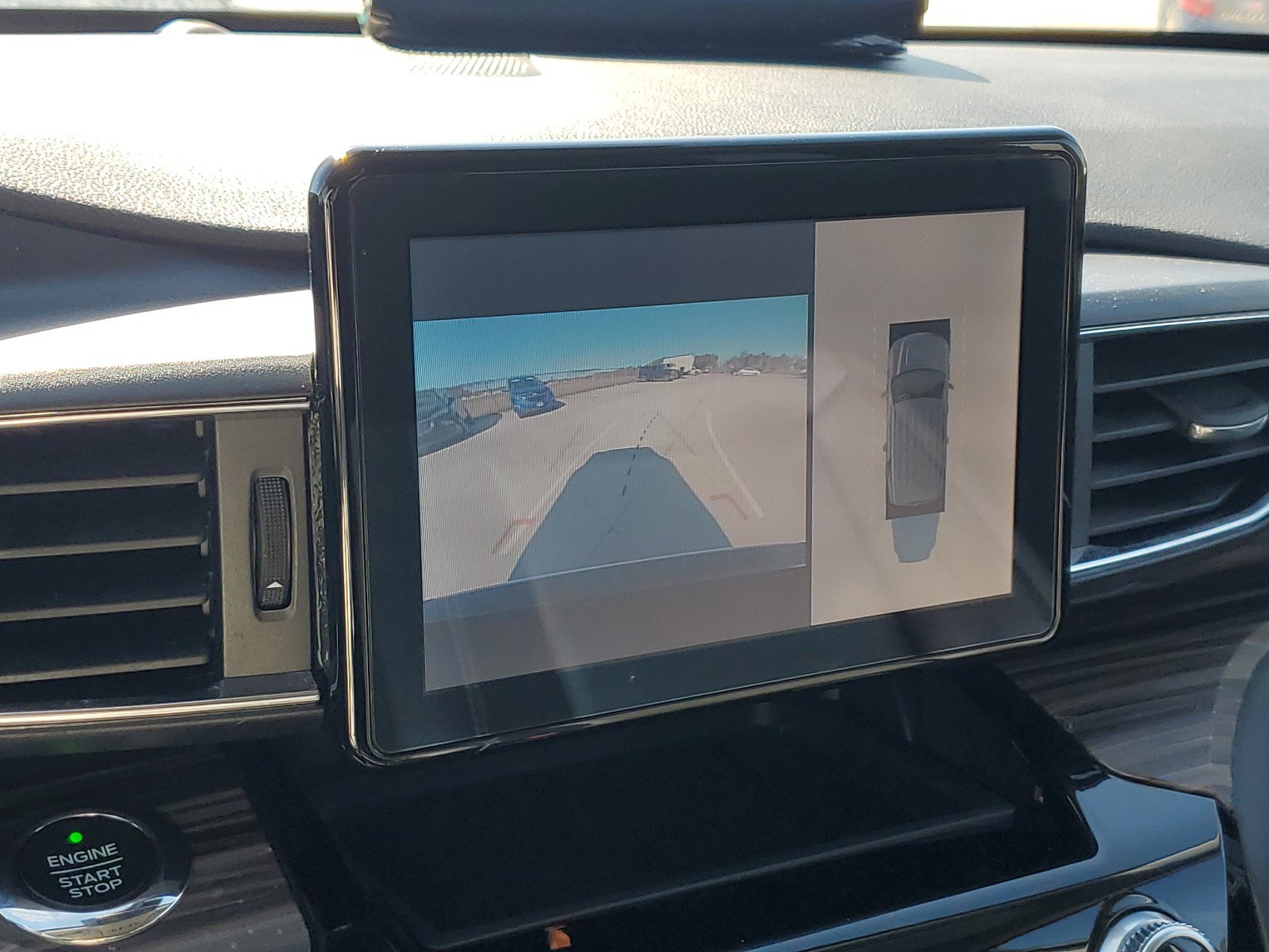 Used 2021 Ford Explorer Limited image 22