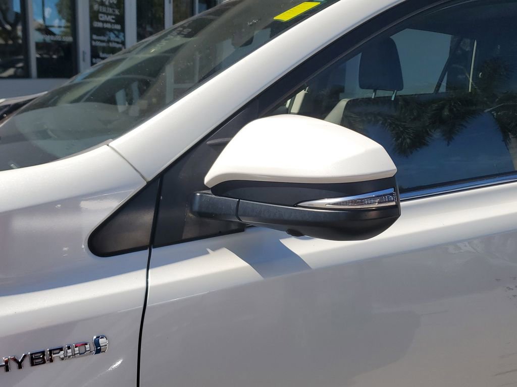 Used 2018 Toyota RAV4 Limited w/ Advanced Technology Package image 12