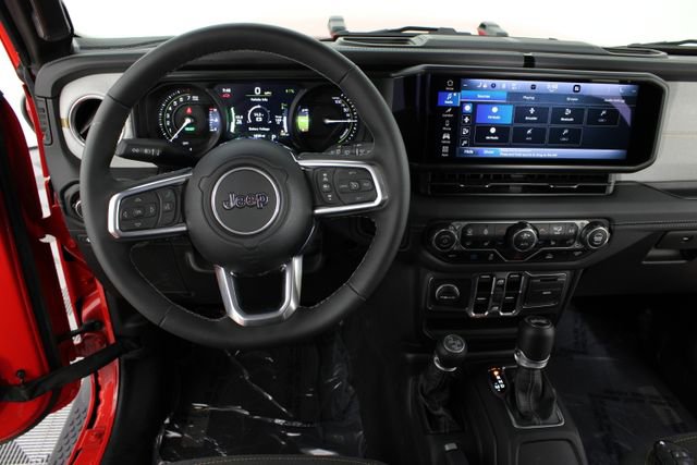 Used 2025 Jeep Wrangler Unlimited Sahara AWD/4WD image 10