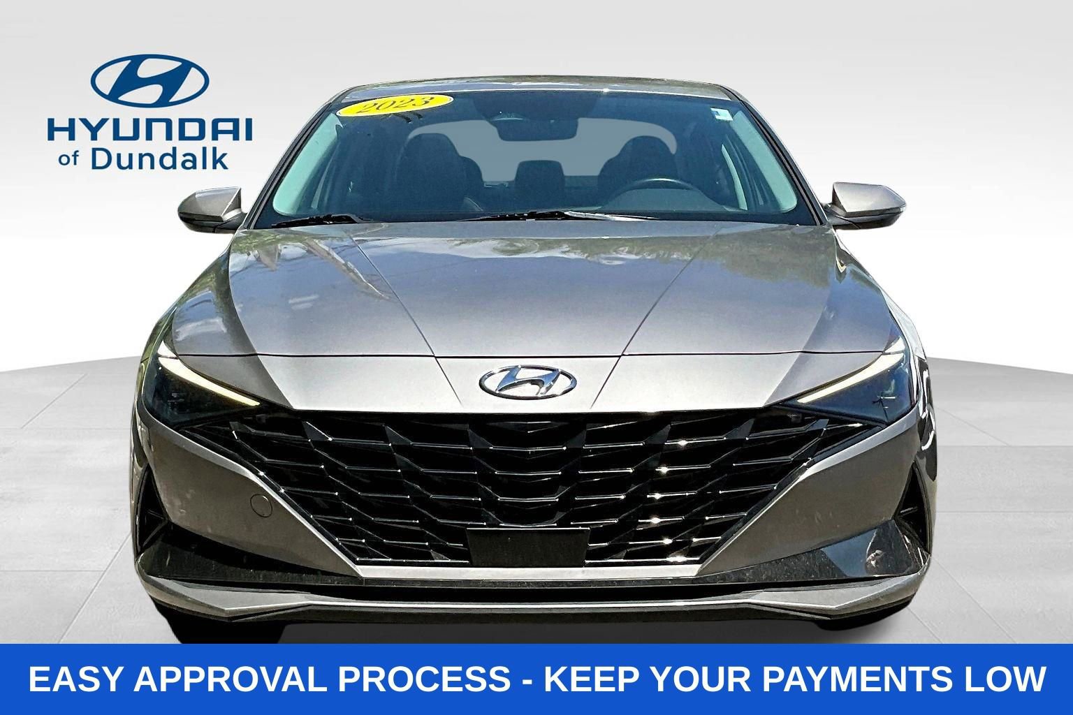 Used 2023 Hyundai Elantra Limited w/ Preferred Accessory Package FWD image 2