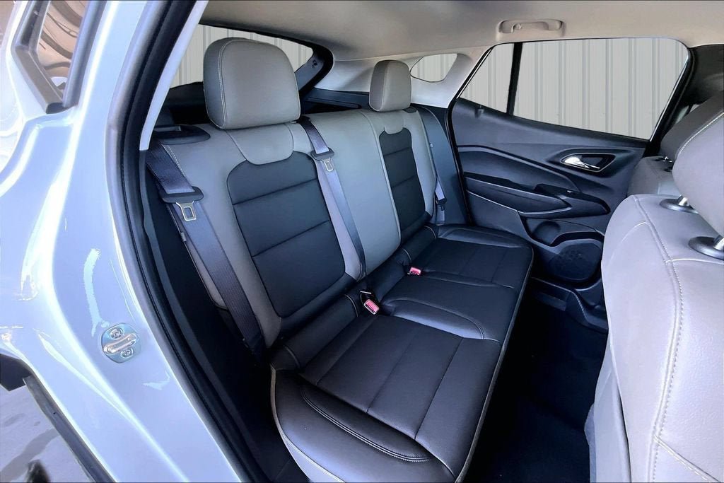 New 2026 Chevrolet Trax ACTIV w/ Sunroof Package FWD image 6