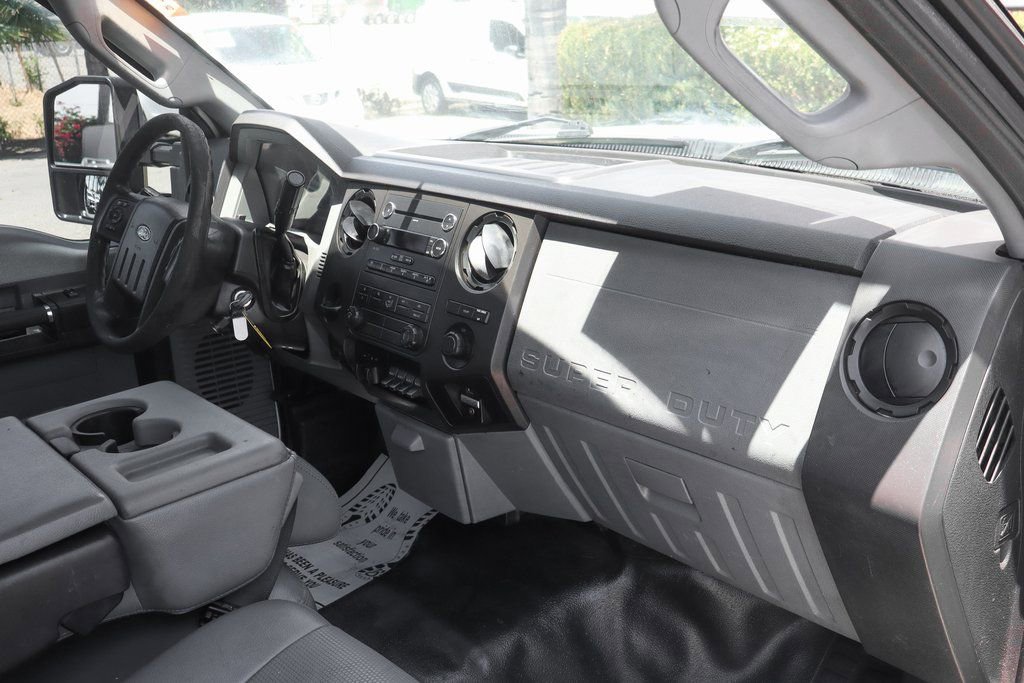 Used 2016 Ford F550 2WD Regular Cab Super Duty image 27