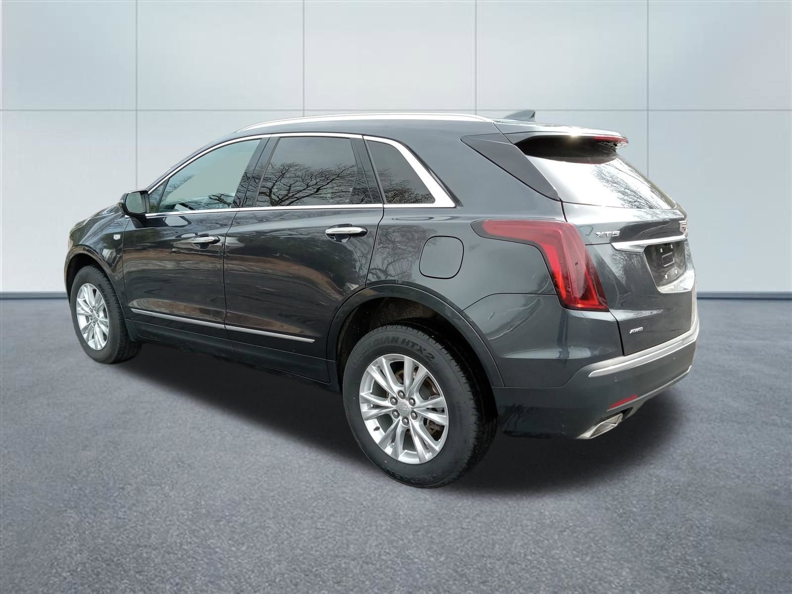 Used 2023 Cadillac XT5 Luxury image 3