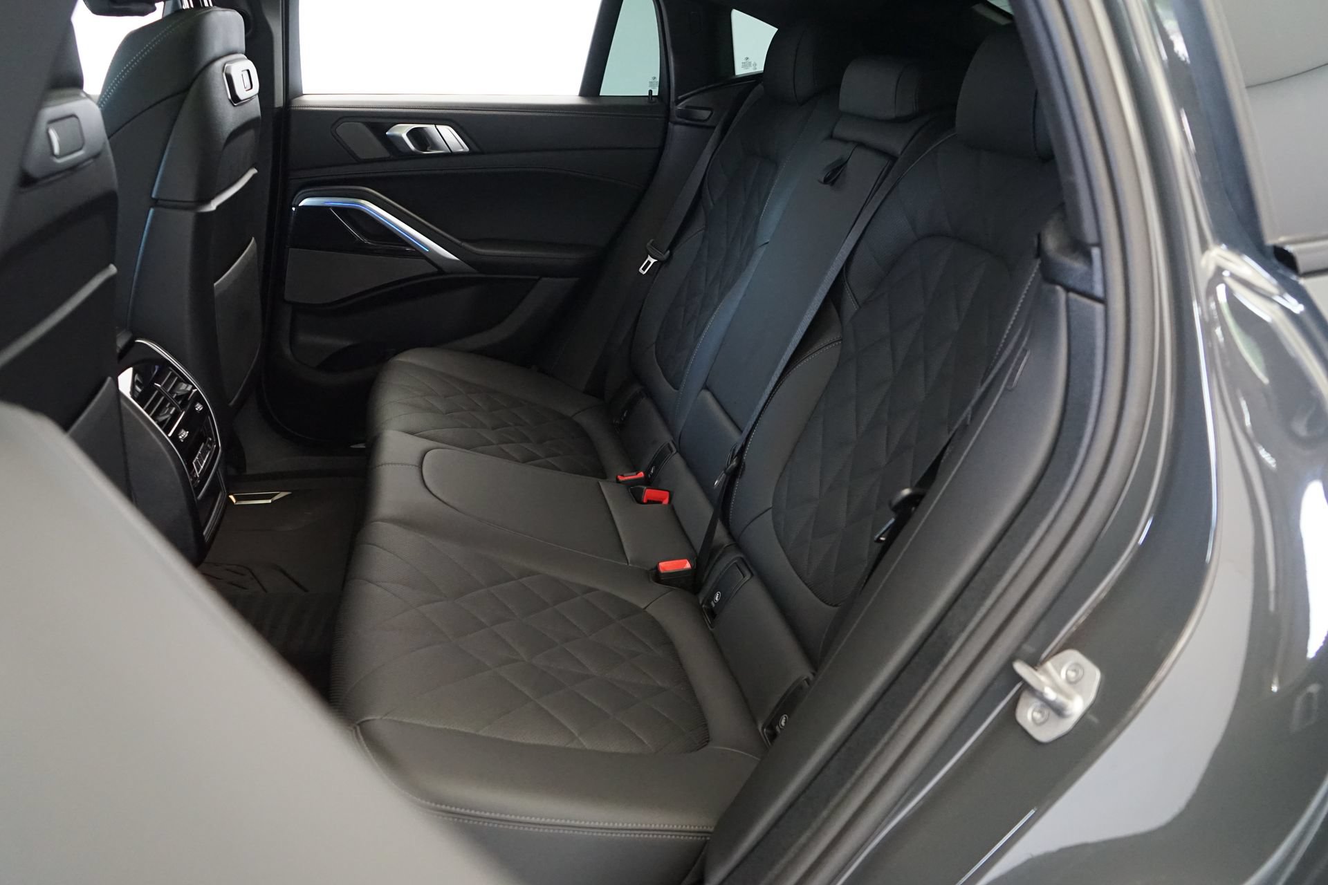 Used 2026 BMW X6 xDrive40i AWD/4WD image 21