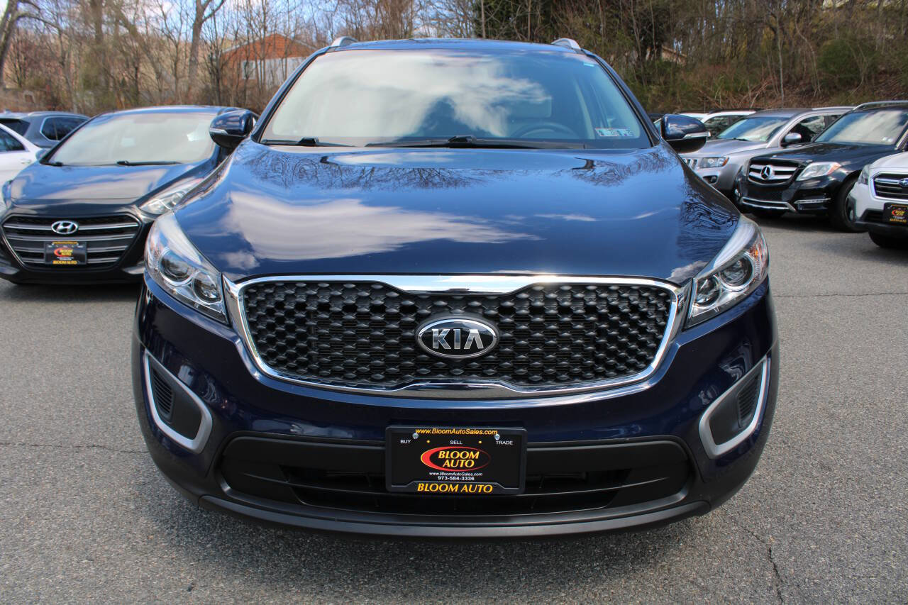 Used 2018 Kia Sorento LX image 3