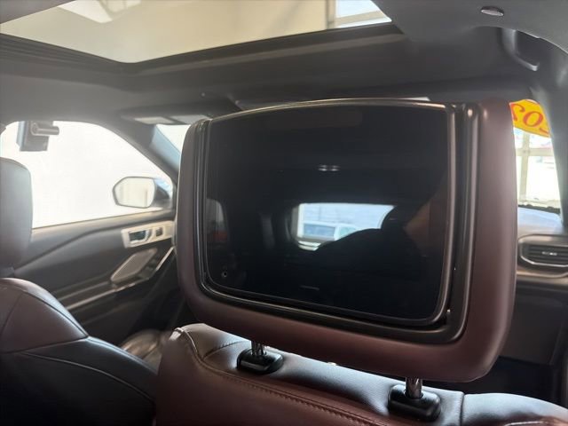 Used 2022 Ford Explorer Platinum w/ Technology Package AWD/4WD image 6