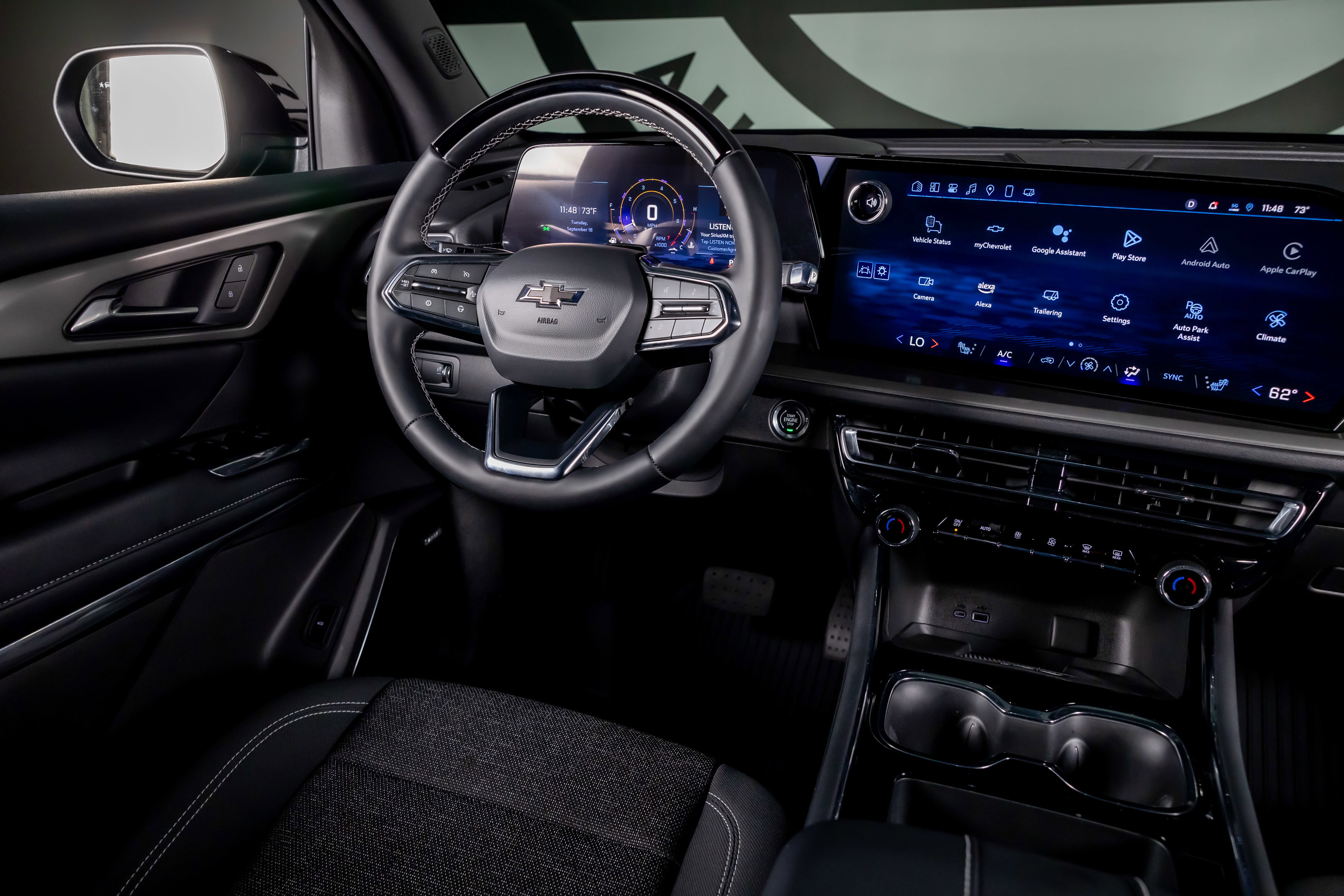 Used 2025 Chevrolet Traverse LT w/ Enhanced Driving Package image 6