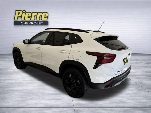 New 2026 Chevrolet Trax LT w/ Driver Confidence Package FWD image 2