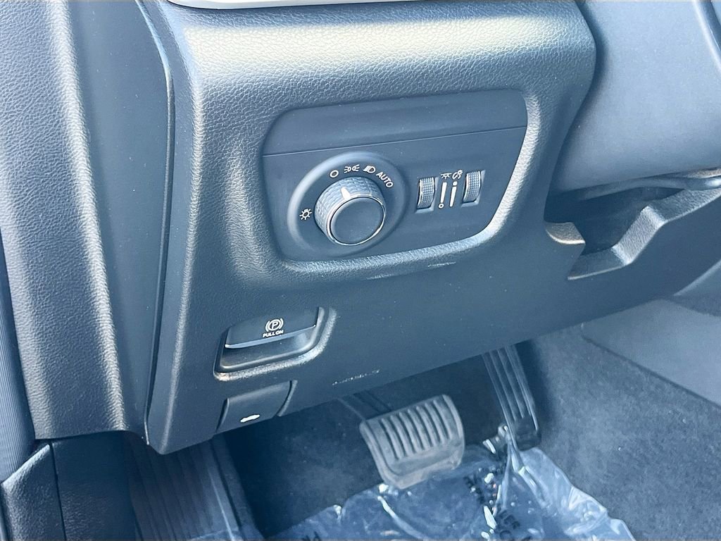 Used 2022 Jeep Grand Cherokee Altitude image 10