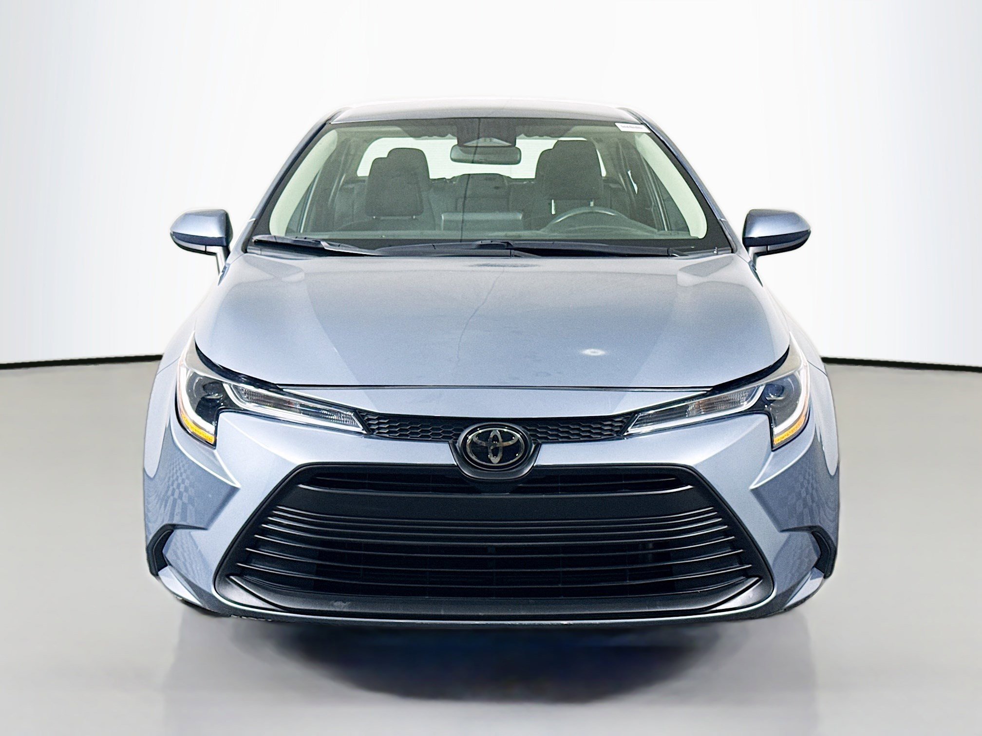 Used 2024 Toyota Corolla LE image 2