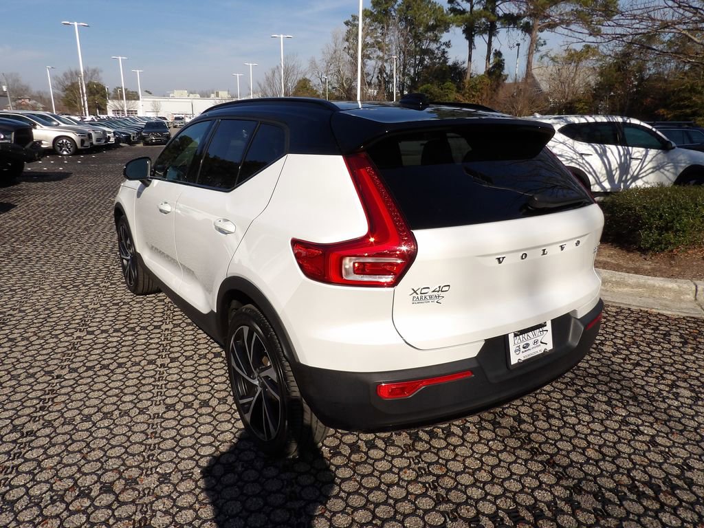 Used 2021 Volvo XC40 T5 R-Design w/ Protection Package Premier image 7