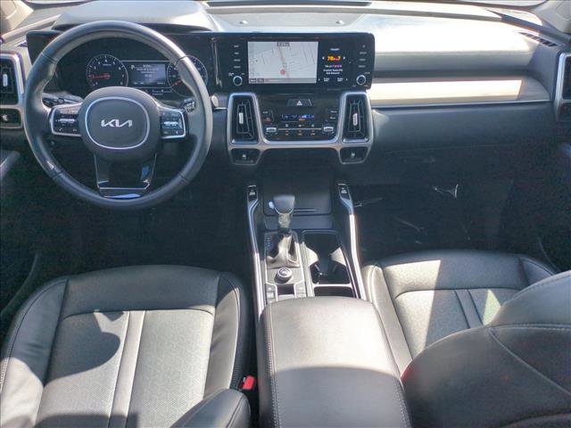Used 2022 Kia Sorento EX image 17