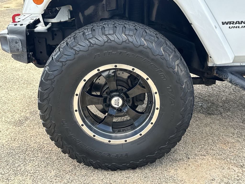 Used 2015 Jeep Wrangler Unlimited Rubicon image 10