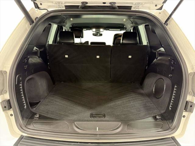 Certified 2019 Jeep Grand Cherokee Laredo w/ Laredo X Package image 11