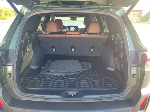 Certified 2026 Subaru Outback Touring AWD/4WD image 8